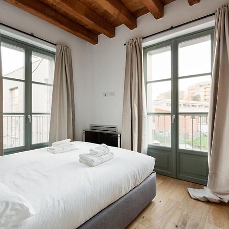 Modern Apartment In Milan With Balcony Luaran gambar