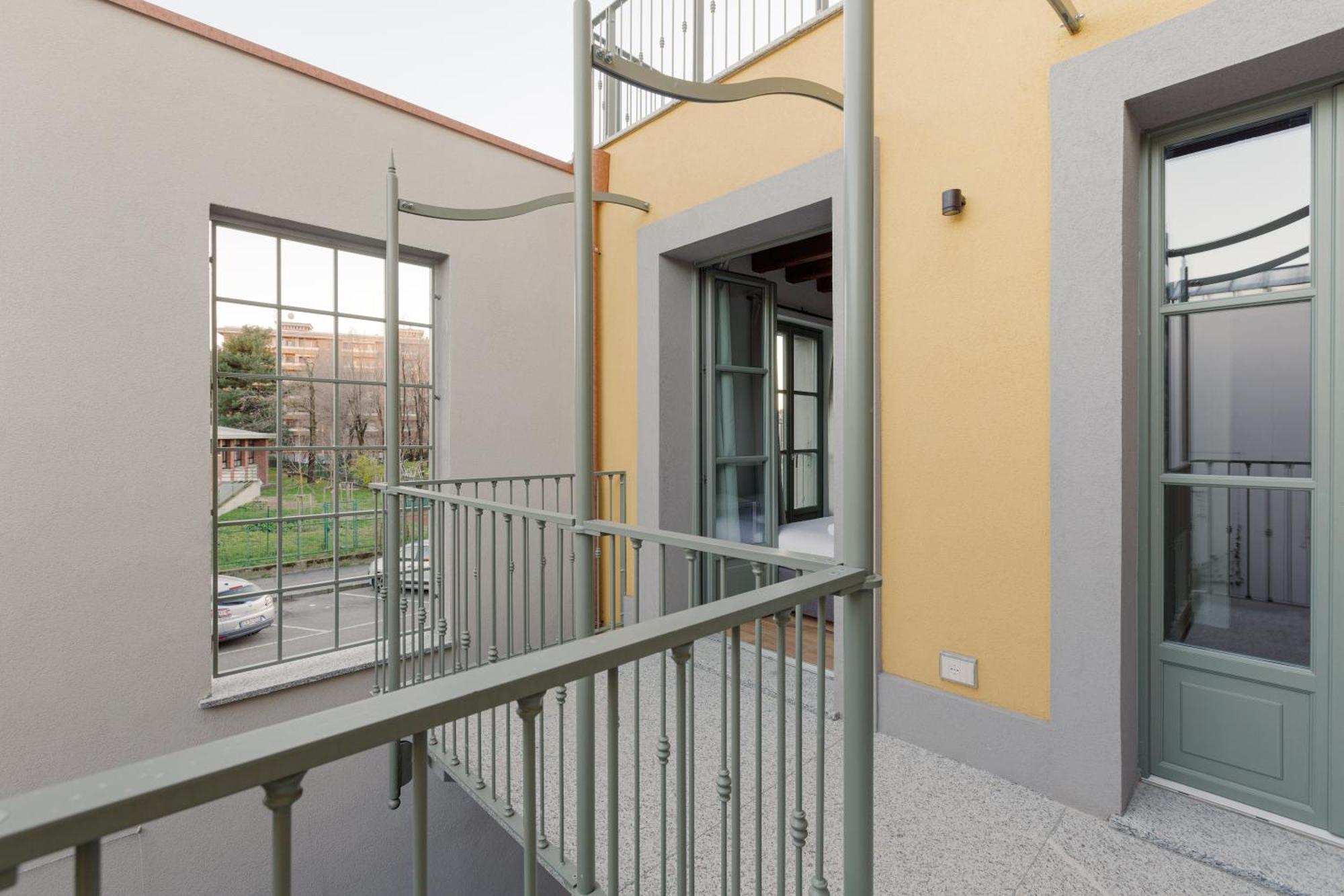 Modern Apartment In Milan With Balcony Luaran gambar