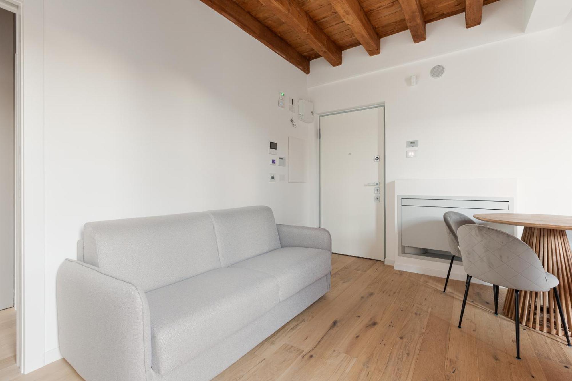 Modern Apartment In Milan With Balcony Luaran gambar