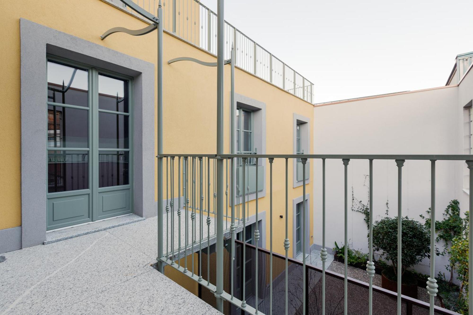 Modern Apartment In Milan With Balcony Luaran gambar