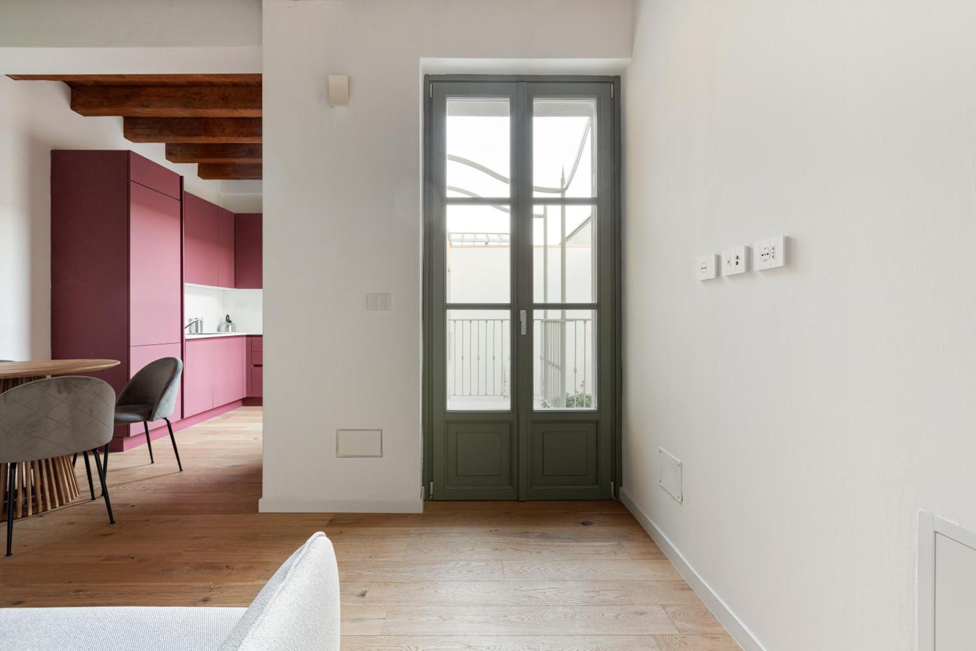 Modern Apartment In Milan With Balcony Luaran gambar