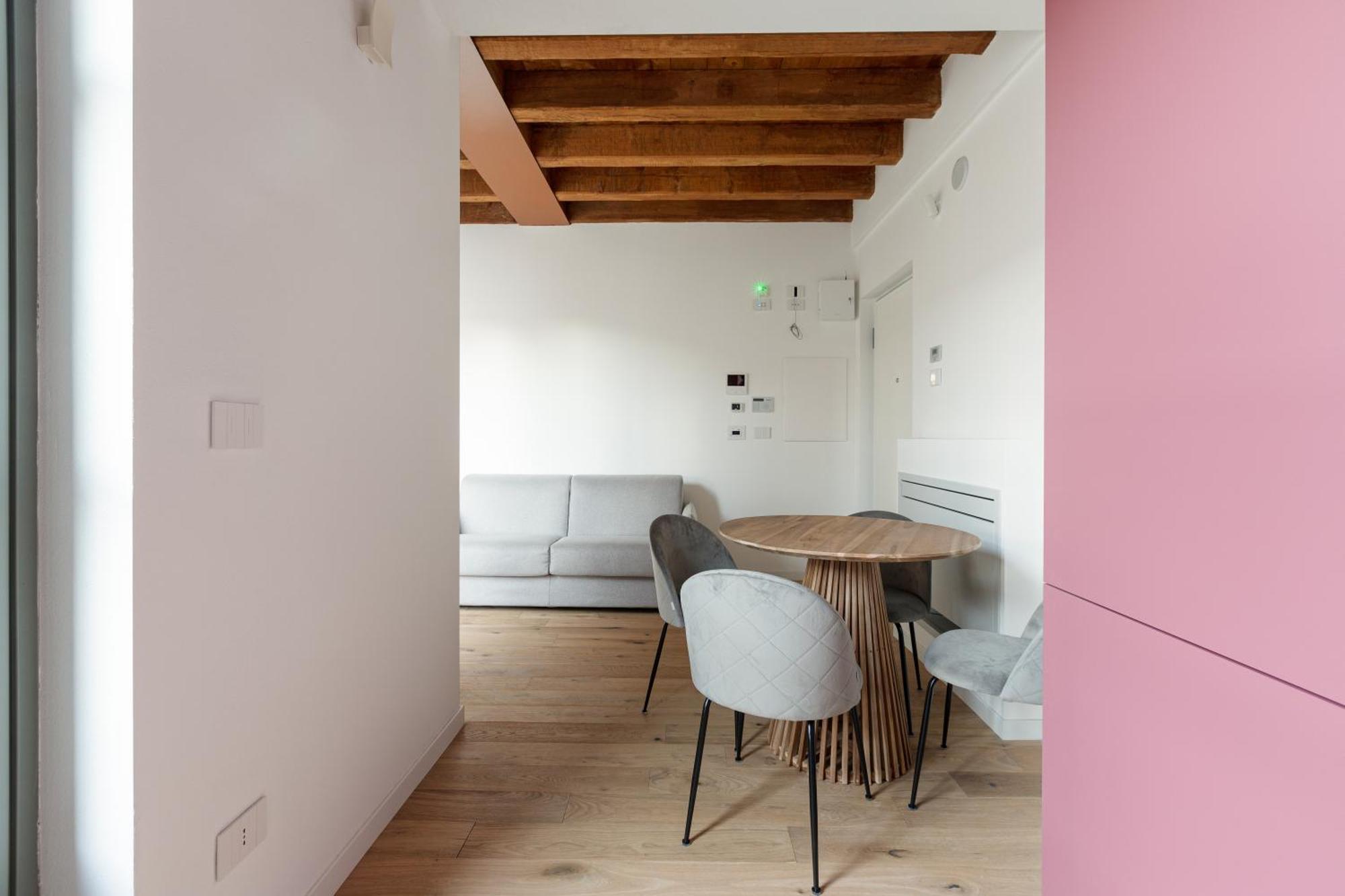 Modern Apartment In Milan With Balcony Luaran gambar